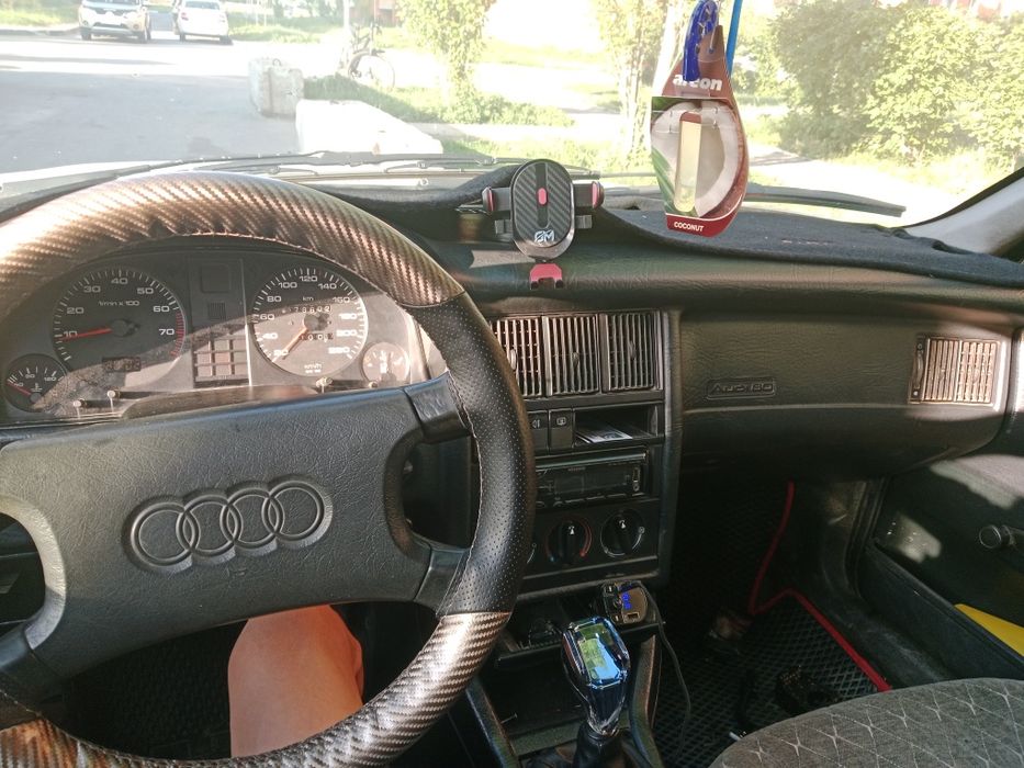Продам Ауди 80 б4
