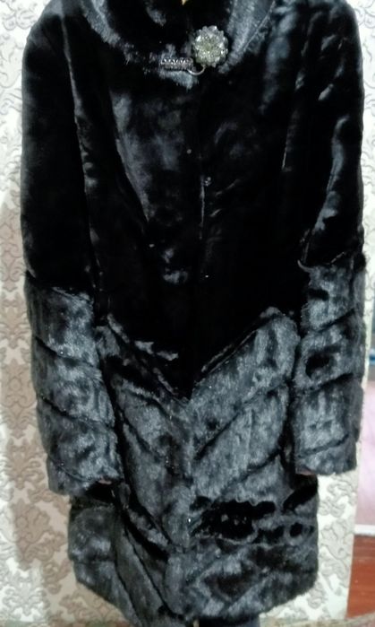 Шуба и красовки.