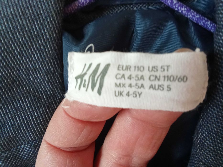 Детско сако HM за момче 4-5 г. -10 евро.