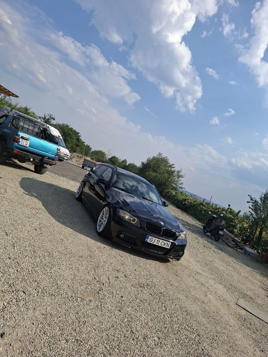 Se vinde BMW E91 M47, proprietar de 5 ani. Distribuția in fata.