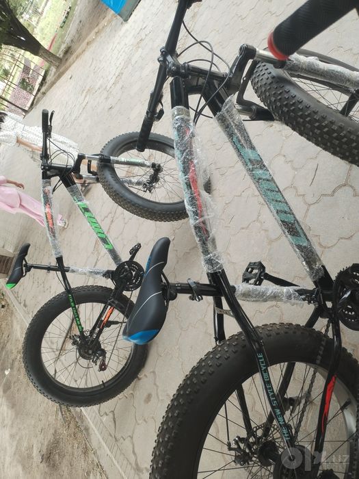 Velik velosaped velo