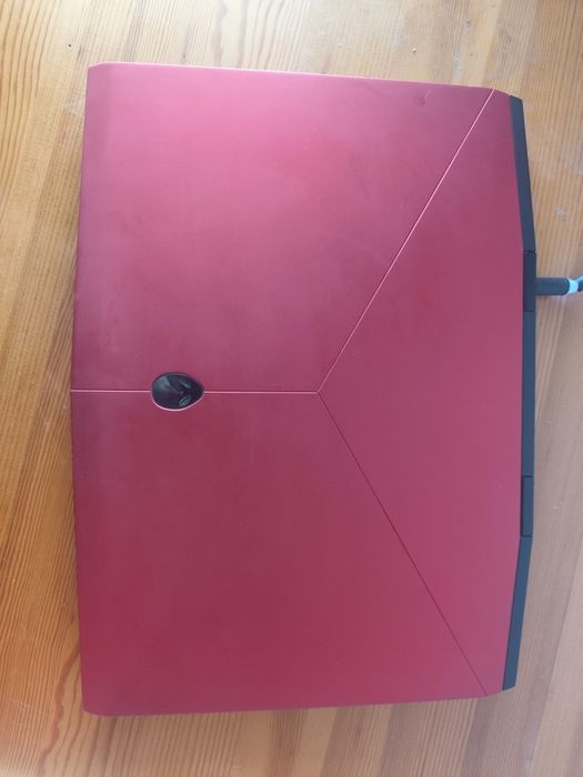 Alienware m15 – RTX 2060 | i7 | 16GB RAM |