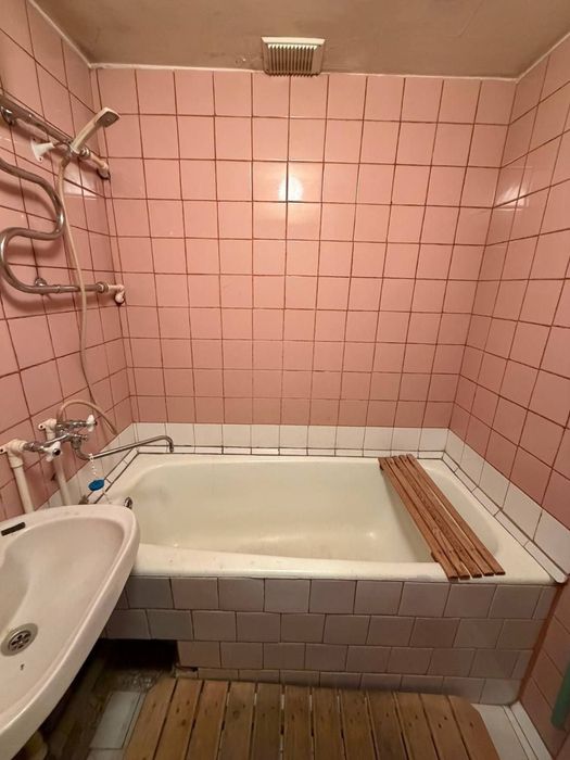 Юнусабад 12 - 3/4/4  площадь 75м²