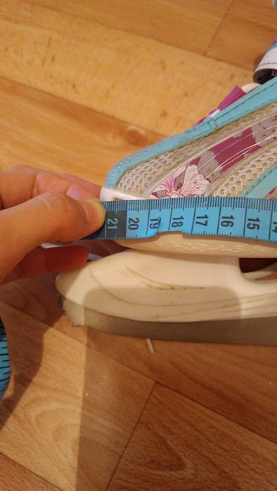 Продам детские коньки
