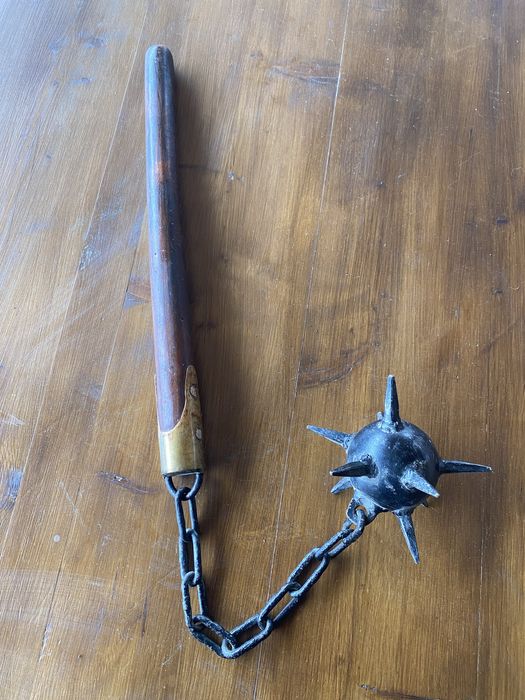 Buzdugan real din fier plin ,coadă de esență tare si alamă