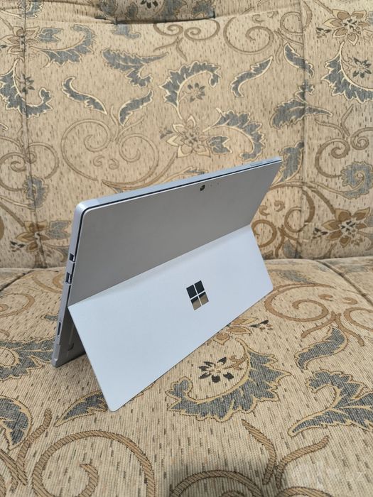 Microsoft Surface Pro 5  Platinum