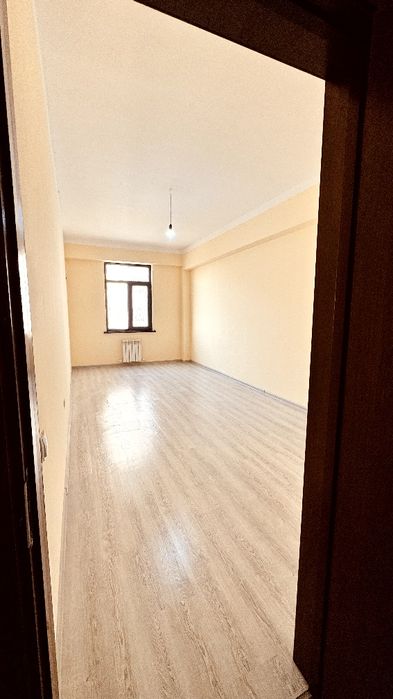 2 xonali kvartira sotiladi