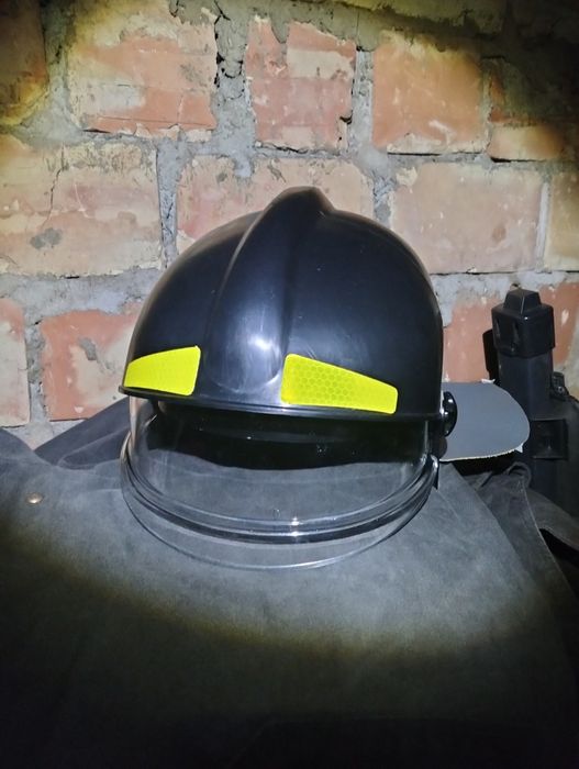 В наличии 2 каски новых