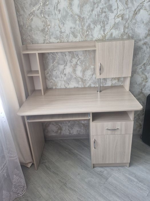 Продам компьюторный/письменный стол