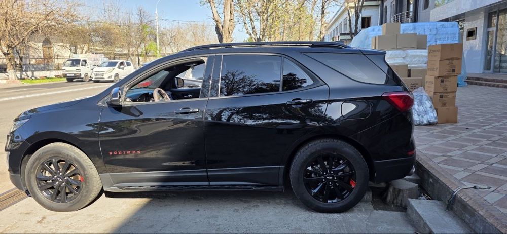 Equinox 2020 Qora rang