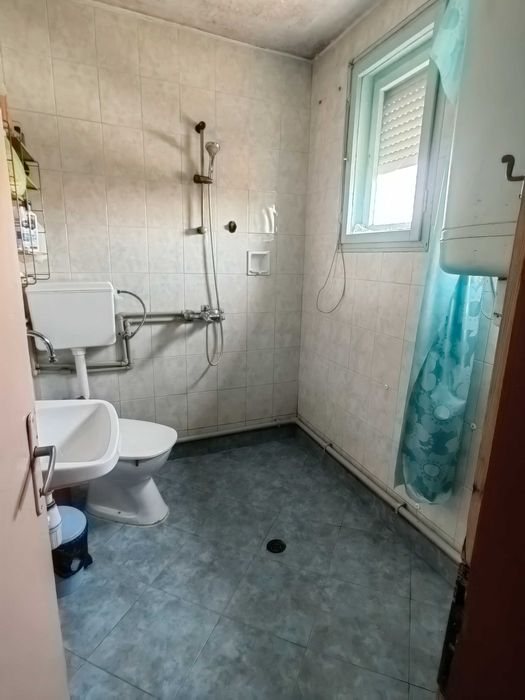 Продавам къща...