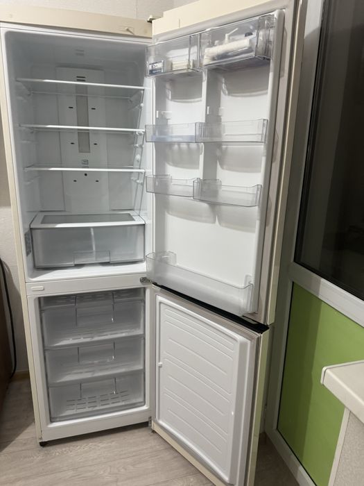Продаю холодильник LG