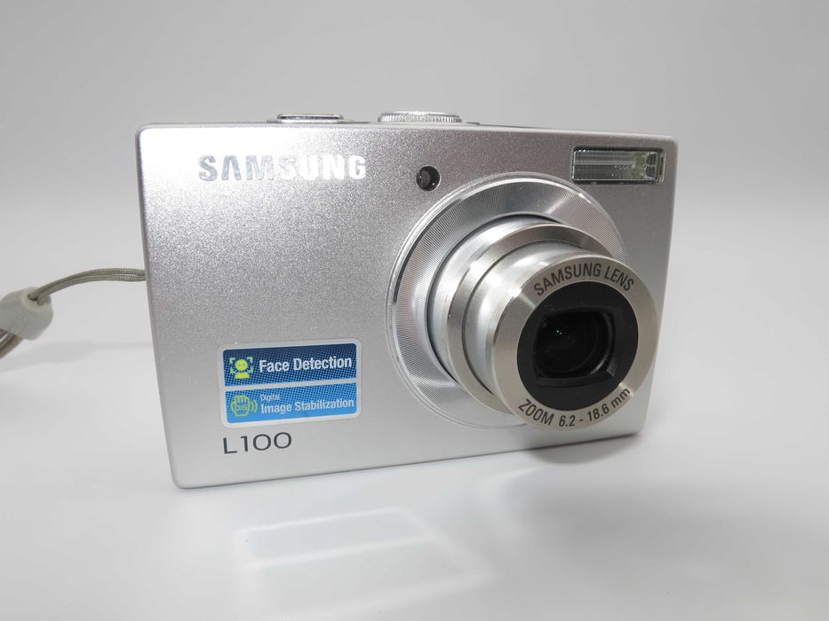 Samsung L100 ултра компактен цифров фотоапата, дигитална камера с алуминиев корпус, в отлично сътояние, тестване и работи перфектно, пълен комплект