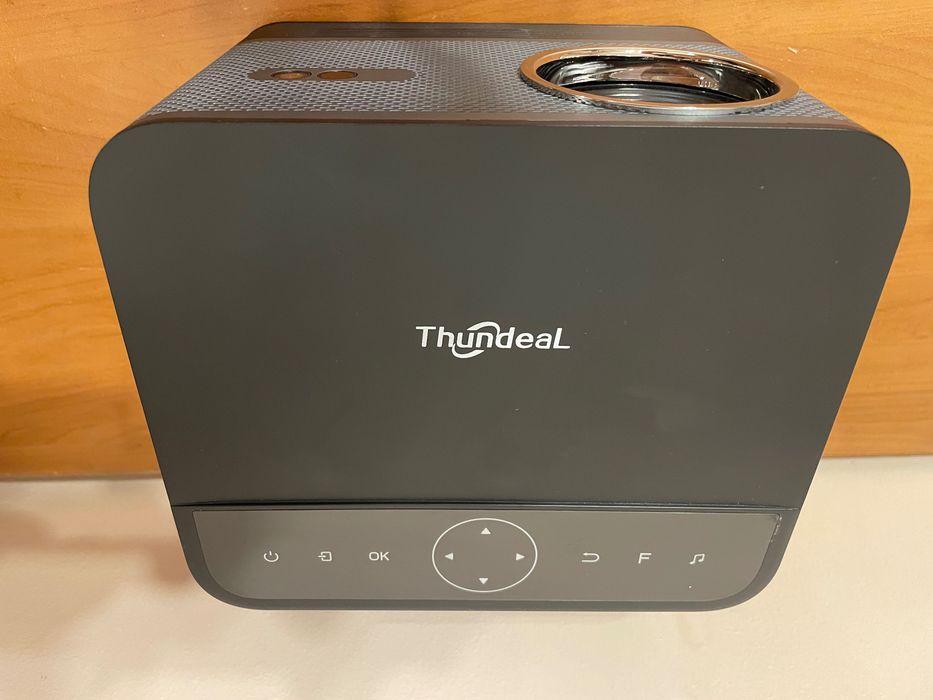 Смарт проектор Thundeal TDA5