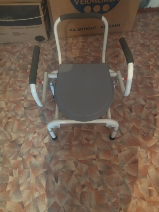 Продам биотуалет для инвалидов.