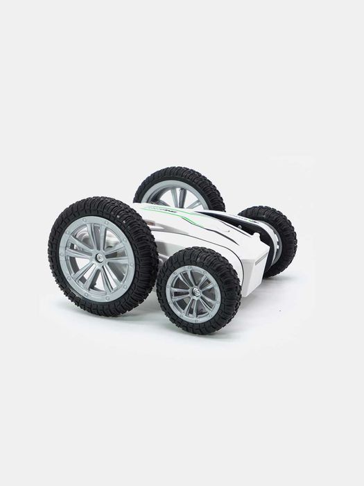 Машинка на пульте радиоуправления,  кручение на 2 колесах