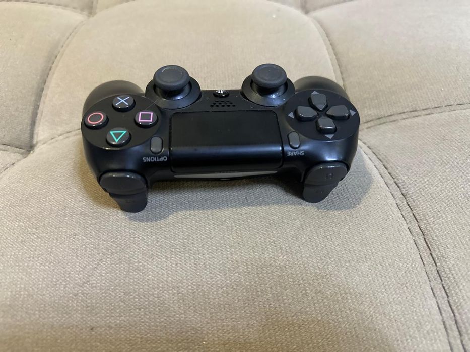 Sony PS4 в идеальном состоянии!