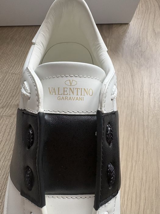 Papuci Valentino Garavani marime 43 trend old money negociabili