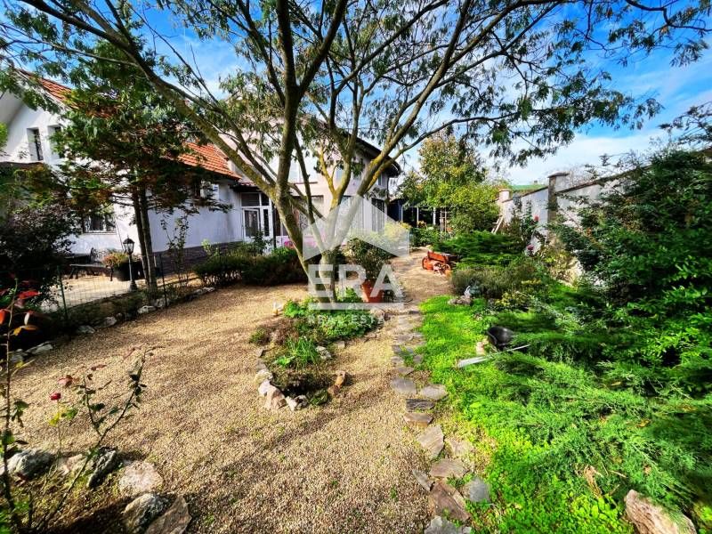 Продава се Къща в с. Осеново, Област Варна - 245 кв.м за 939 €/кв.м - Снимка #2