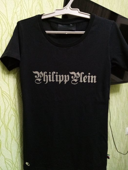 Женская одежда. Платье, футболки, майки