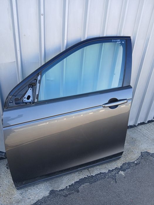 Предна лява врата Renge Rover Discoveri sport 2015г