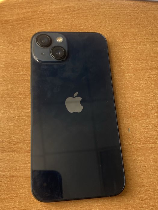 Продам Iphone 13