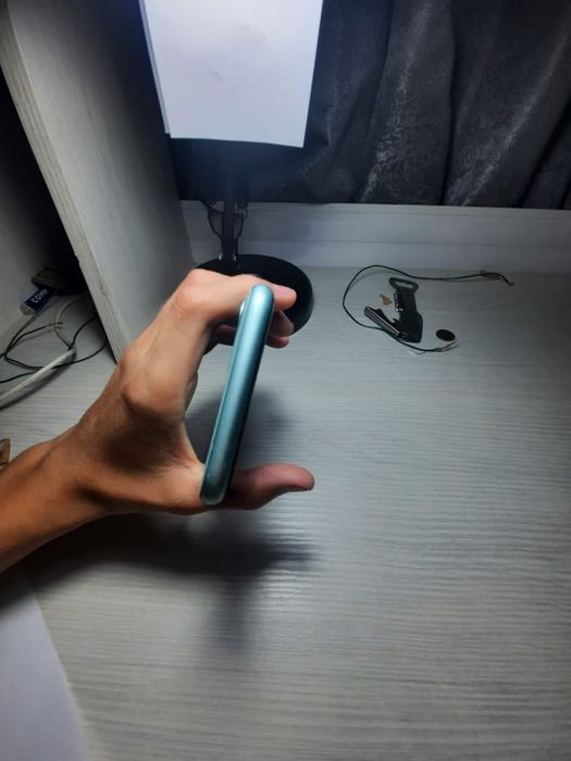 Продам айфон 11