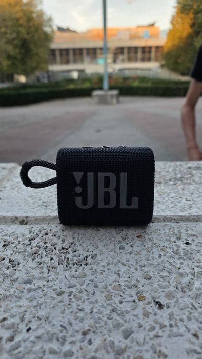 JBL GO 3 aprope noua