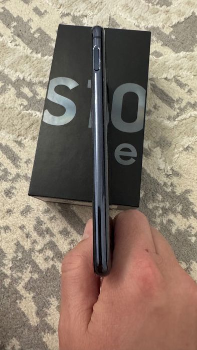 Продам сот тел Samsung S10e