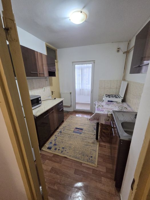 Închiriez apartament 2 camere zona Lunca