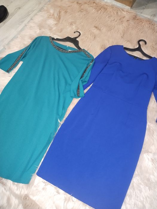 Продам платья и кофты