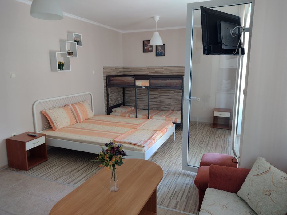 Дава се под наем Едностаен апартамент в Китен - 41 кв.м за 15.3 € - Снимка #1