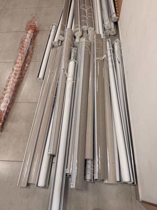 Rollo blek aut. Razmeri. 150x180.Dan 35ta bor hammasi yangi tel 936141