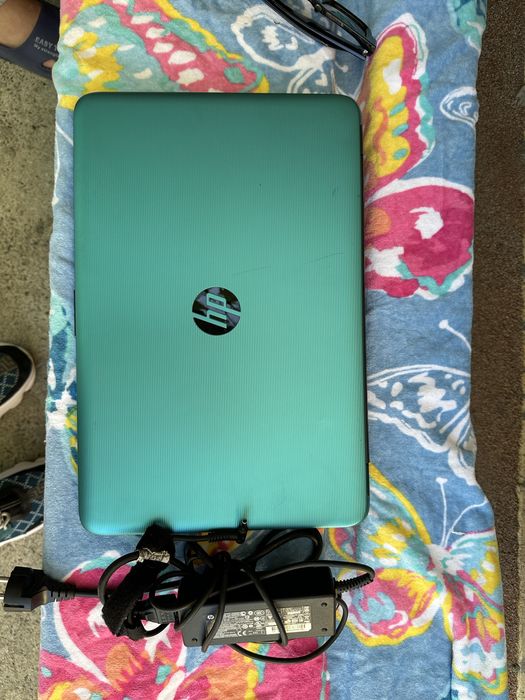 Vand laptop hp pentru mai multe dm