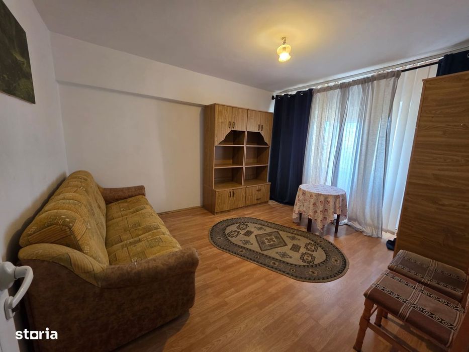 Garsonieră, zonă ultracentrală, lângă Primăria Roman