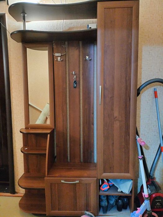 Продам прихожую 15 тыс. Самовывоз
