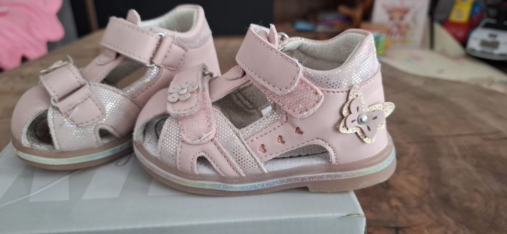 Детски сандали за момиче