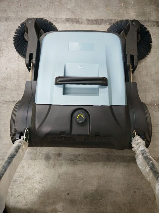 Vând mașina de curățat Nilfisk