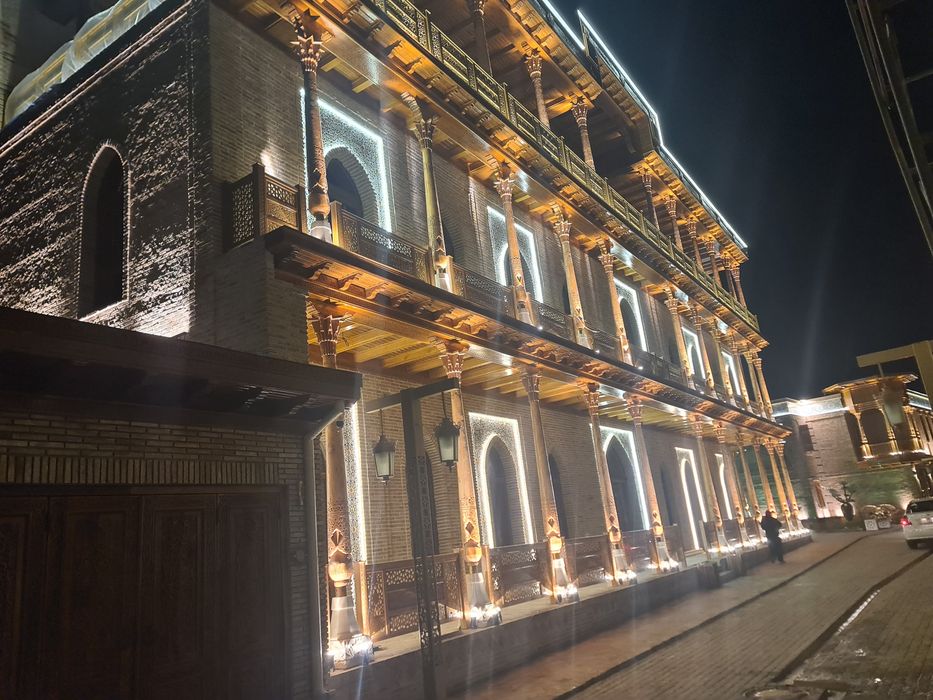 Центр Исламской Цивилизации мечеть Хастимом, Чорсу базар под бизнес