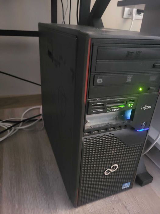 Vand pc fujitsu decent.