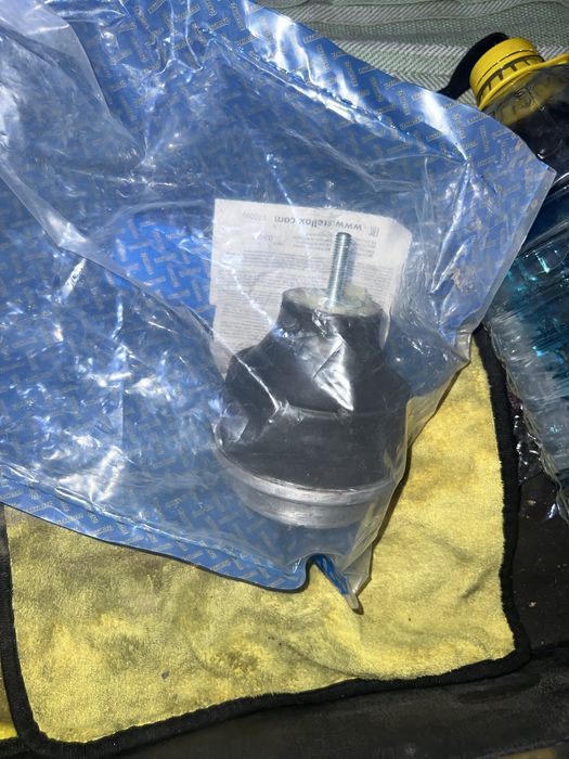 Опора двигателя пассат б5+ 2.8л