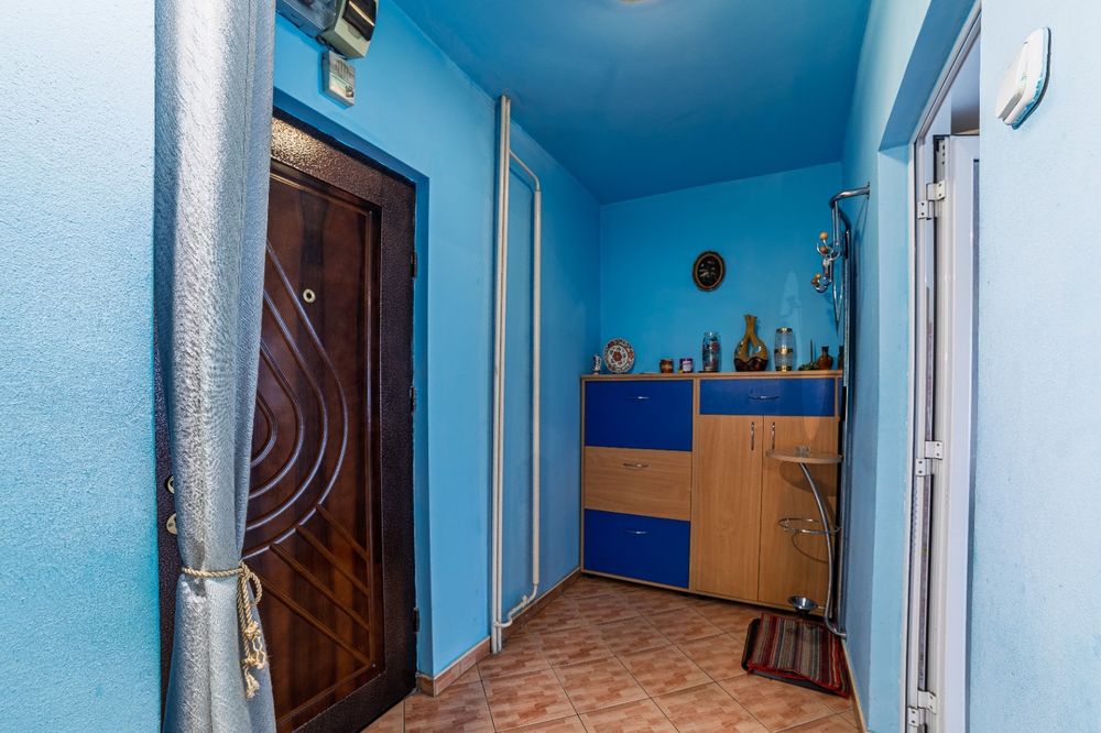 Apartament decomandat 3 camere etajul 1 Vlaicu