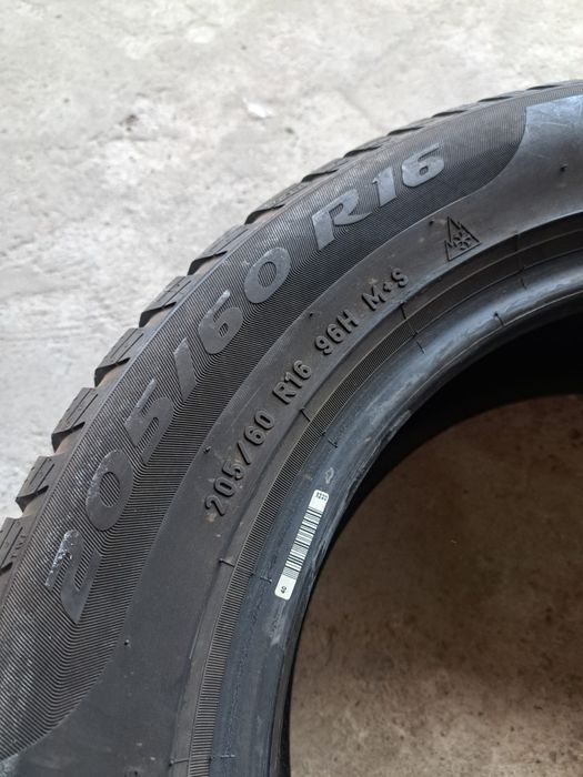2 anvelope iarnă 205 60 r16 Pirelli
