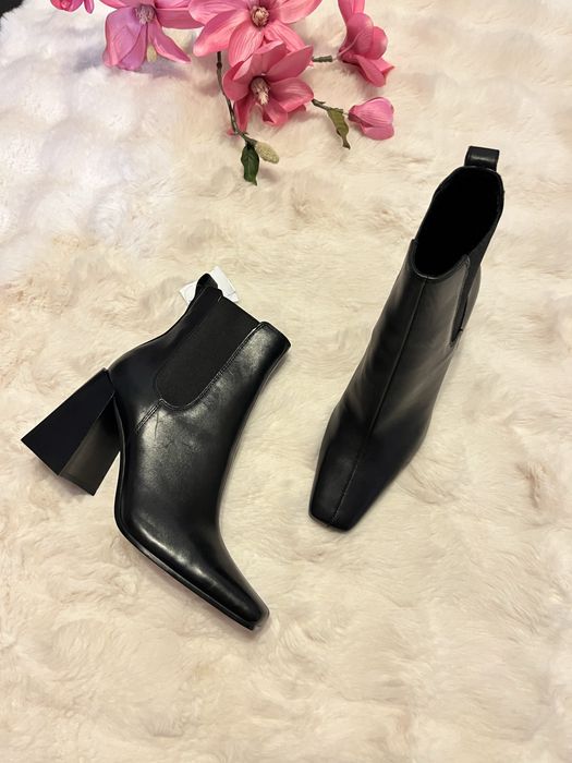 Botine/cizme scurte din piele naturala moale