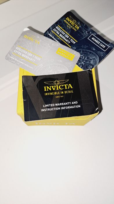 Швейцарские часы Invicta.