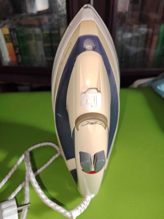 Продаётся утюг Поларис