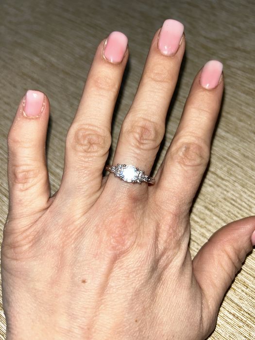 Inel placat cu aur alb de 18 K model deosebit