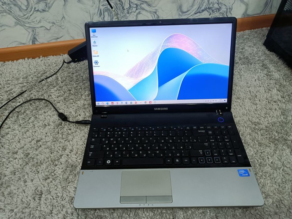 Ноутбук Samsung np300e5z-a02ru
