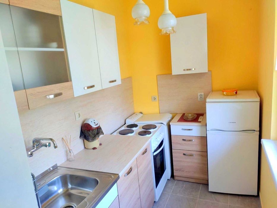 Дава се под наем Тристаен апартамент в София, Медицинска академия - 86 кв.м за 600 € - Снимка #1