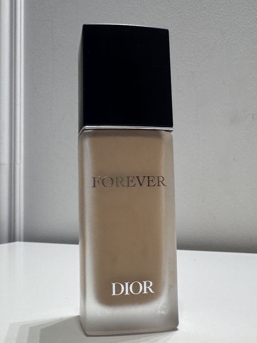 Тональный крем Dior Forever.